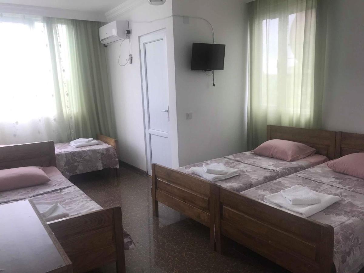 Nini Mari Guest House Kobuleti Extérieur photo