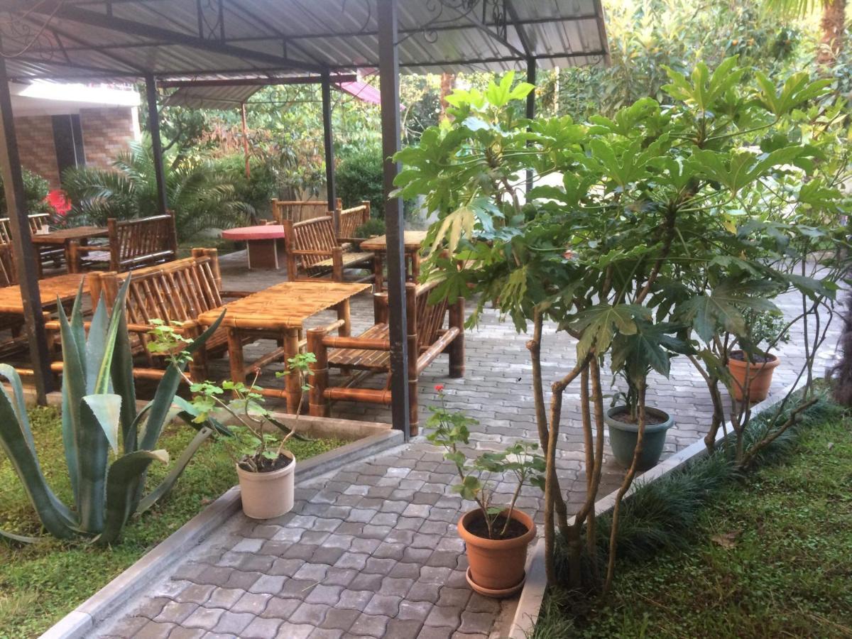 Nini Mari Guest House Kobuleti Extérieur photo