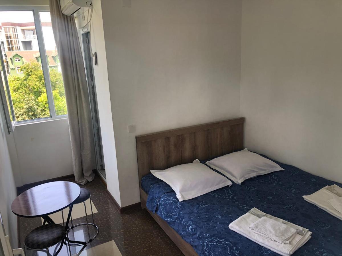 Nini Mari Guest House Kobuleti Extérieur photo