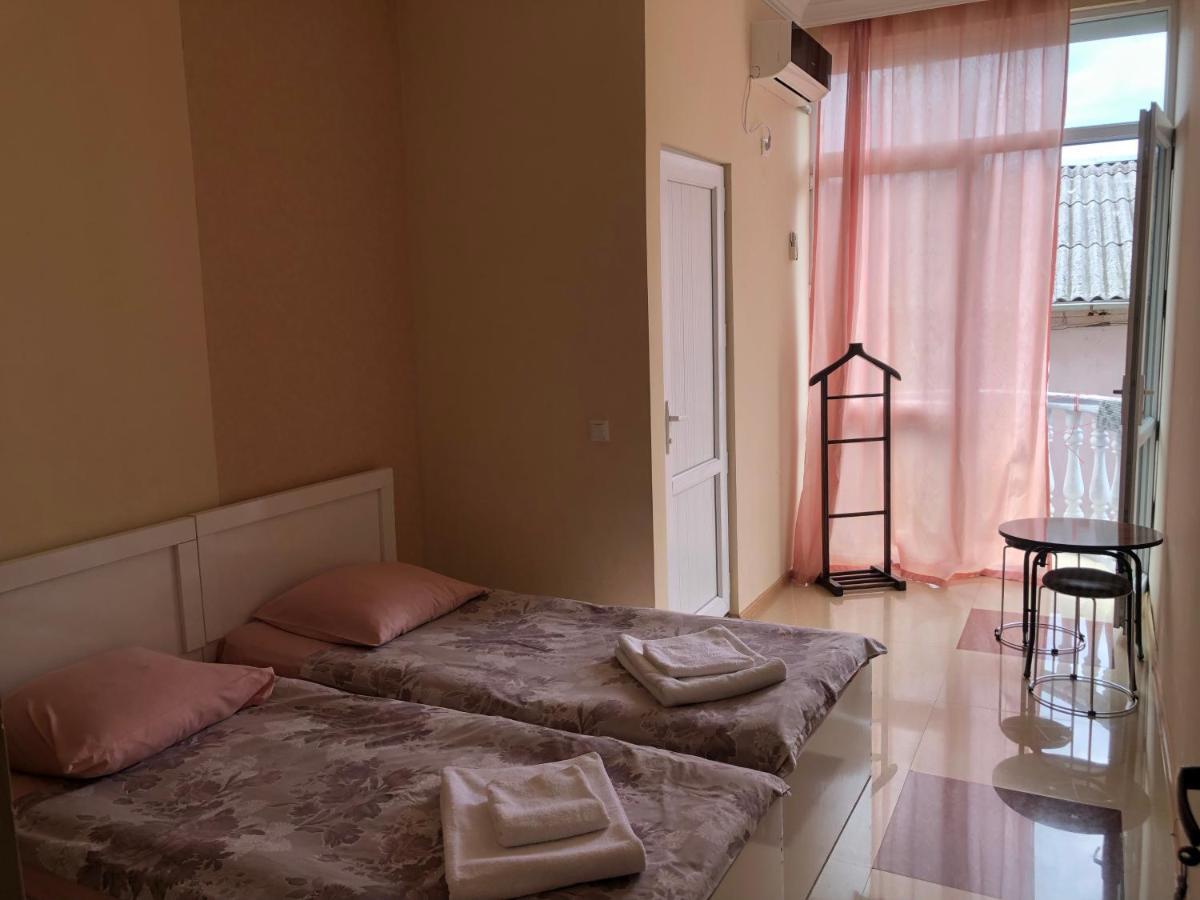 Nini Mari Guest House Kobuleti Extérieur photo