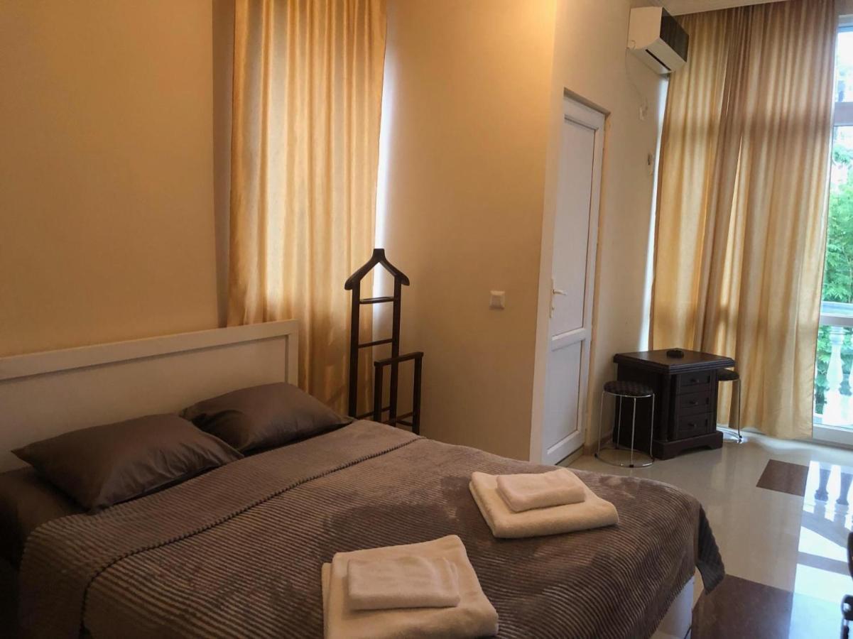 Nini Mari Guest House Kobuleti Extérieur photo