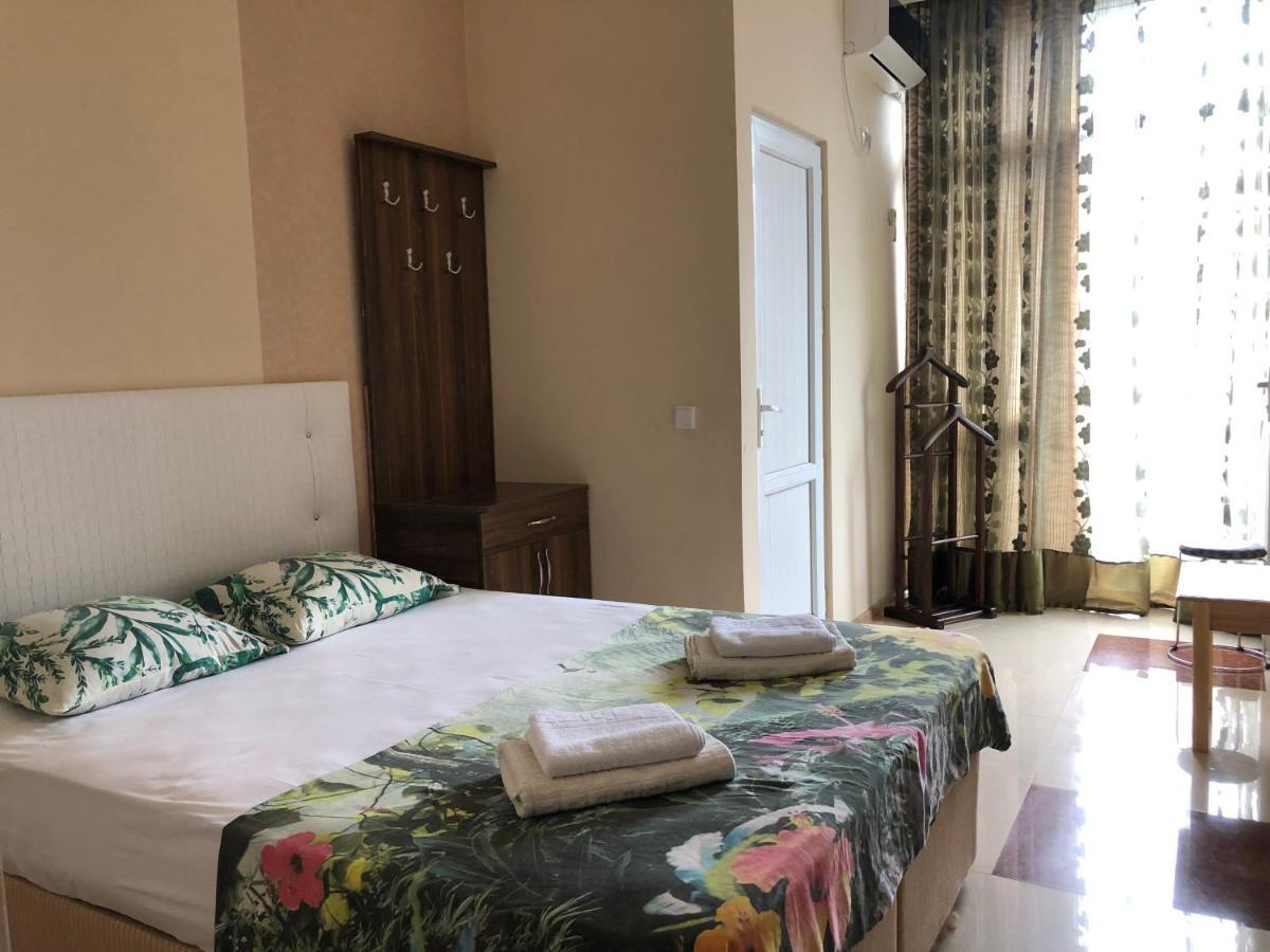 Nini Mari Guest House Kobuleti Extérieur photo