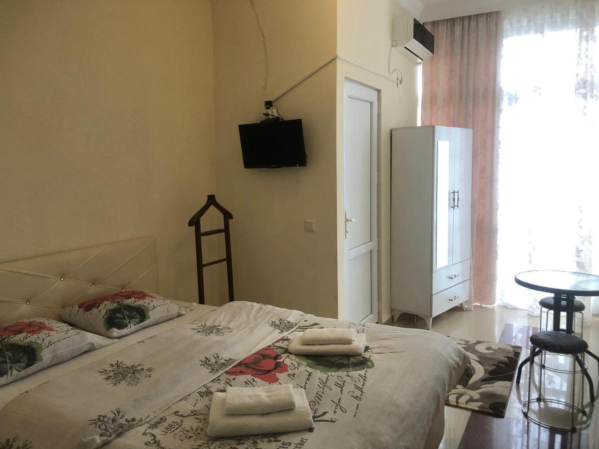 Nini Mari Guest House Kobuleti Extérieur photo