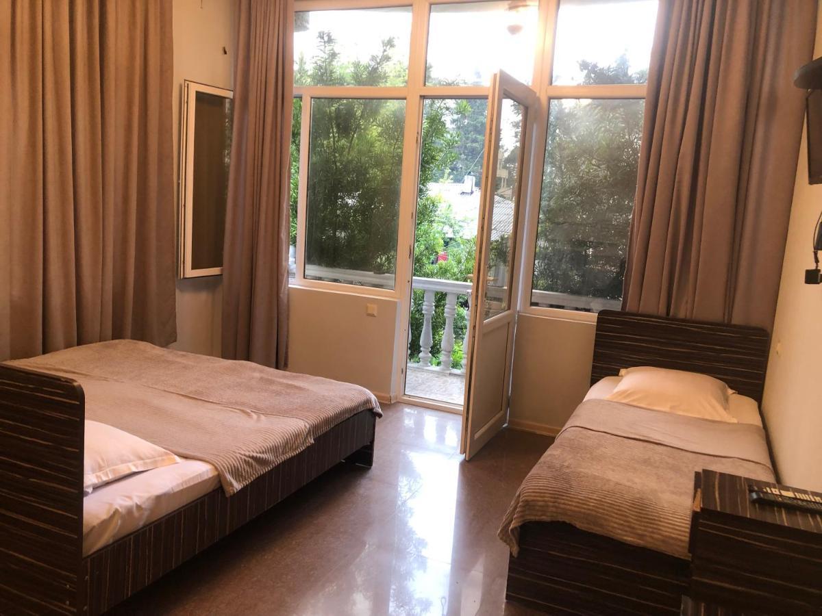 Nini Mari Guest House Kobuleti Extérieur photo