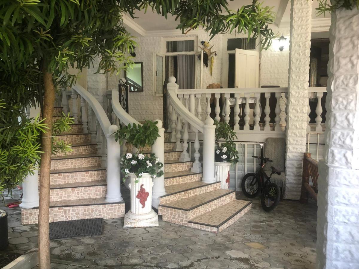 Nini Mari Guest House Kobuleti Extérieur photo