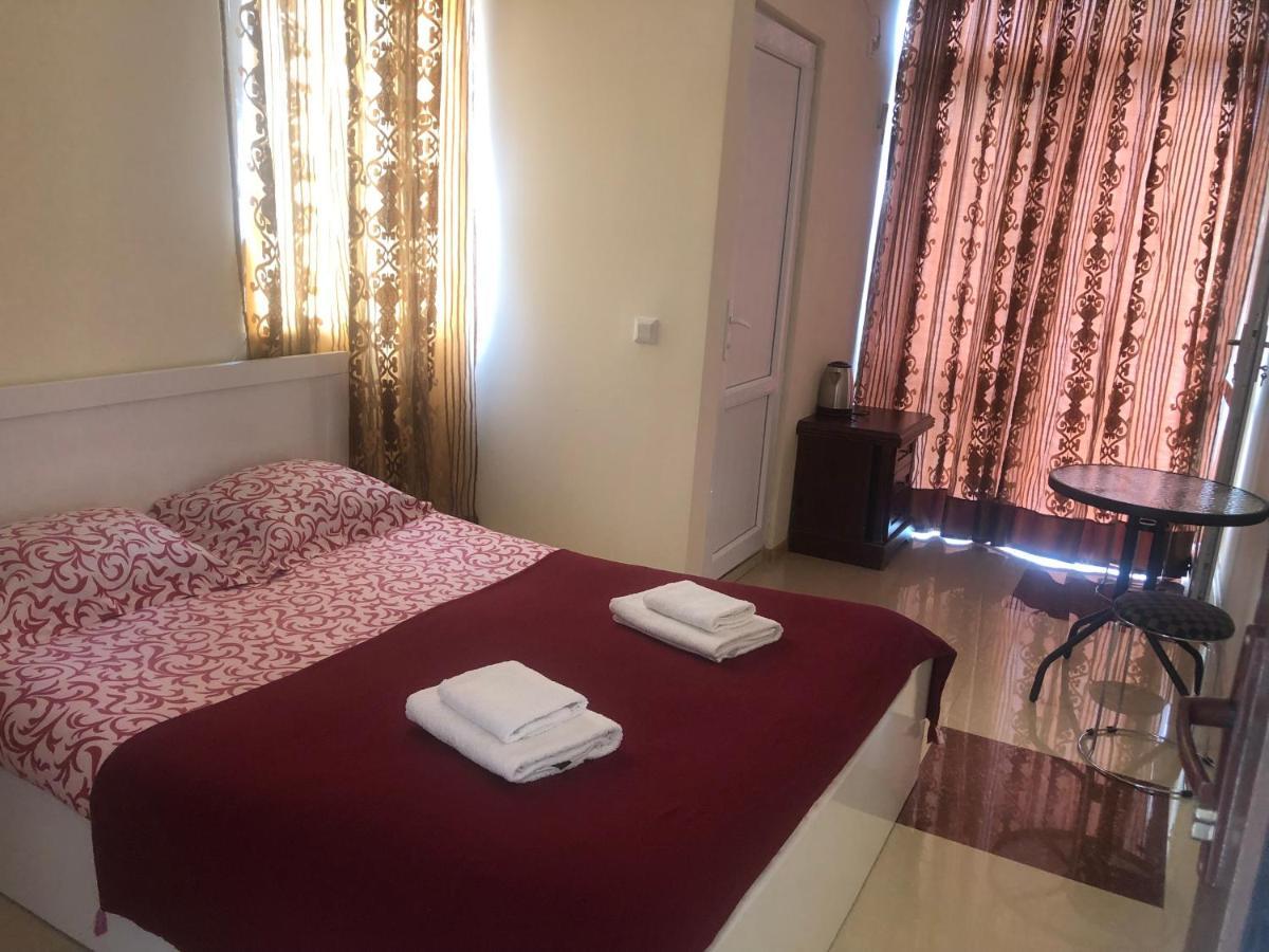 Nini Mari Guest House Kobuleti Extérieur photo